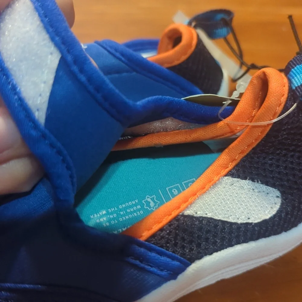 NWT‎ Speedo little boys water shoes size 5-6